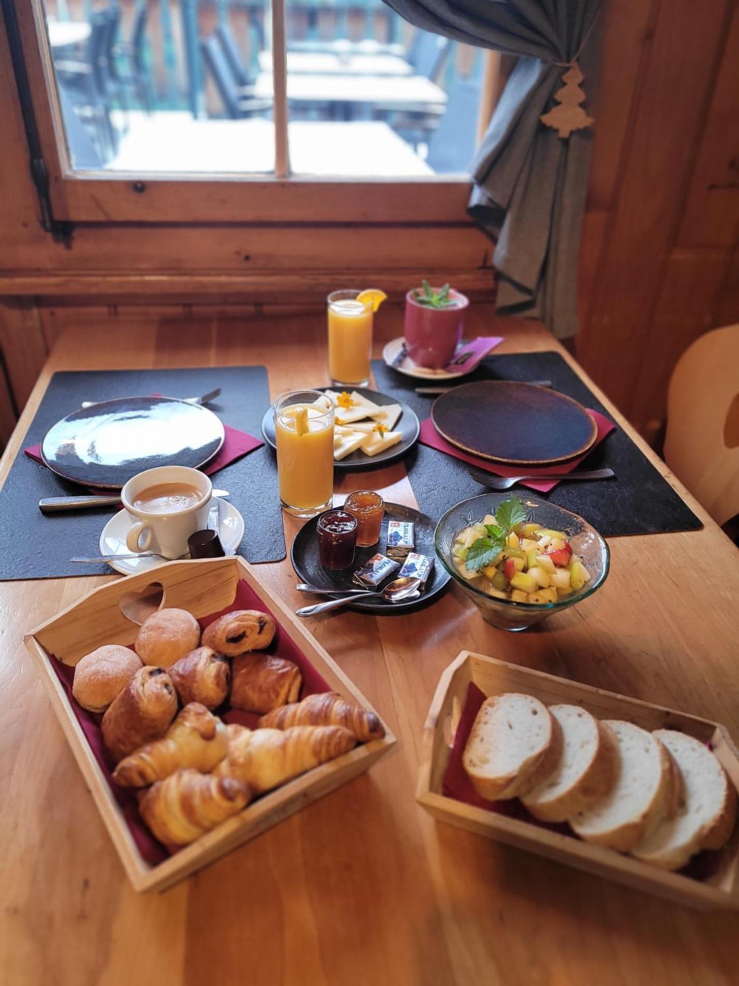 Auberge Le Mont-Gele Iserables Kültér fotó